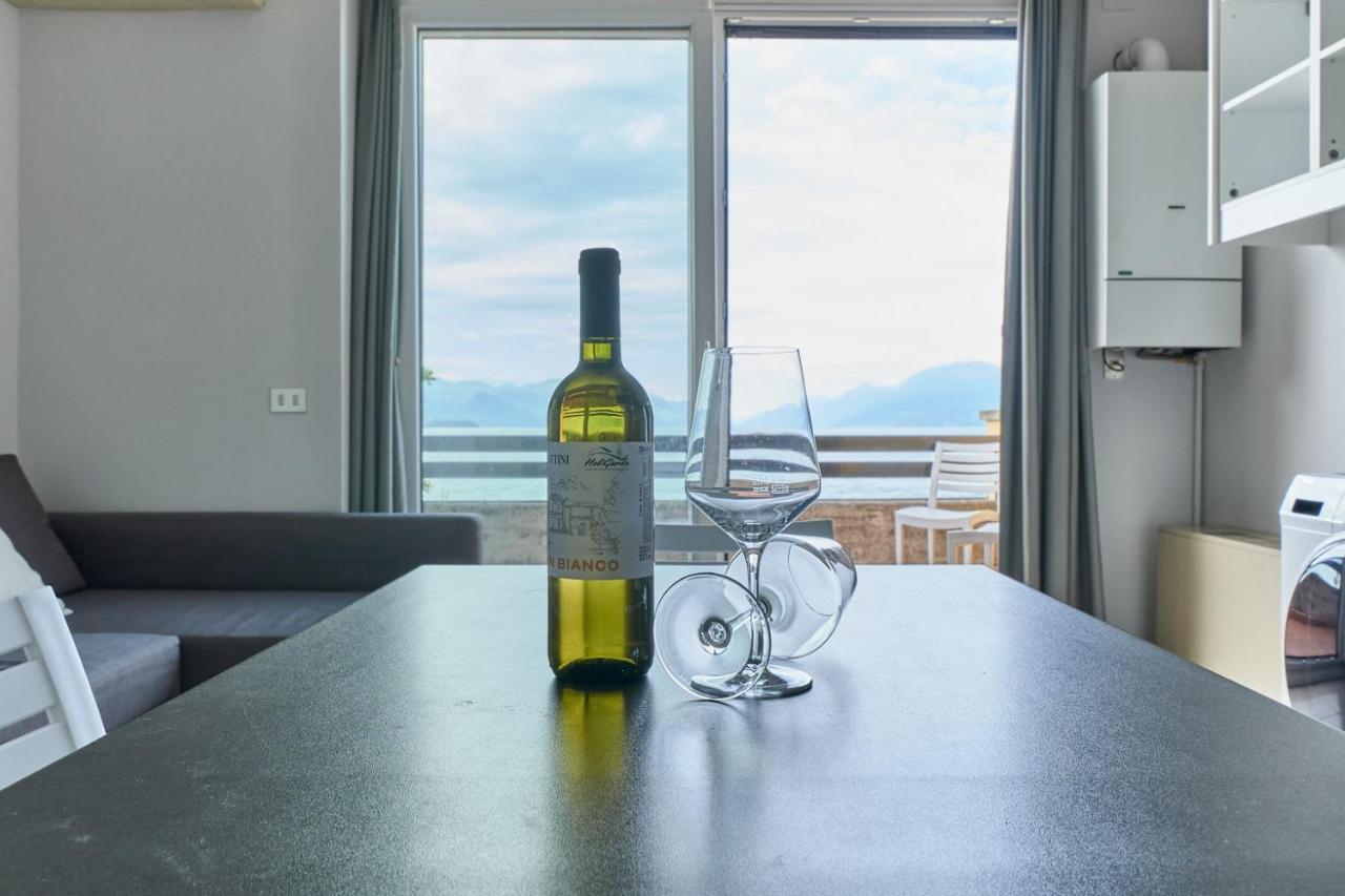 Lydie Apt. Exclusive Holigarda Desenzano del Garda Exterior photo